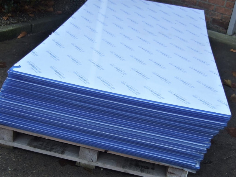 Preek Brandewijn lengte KBP-11179 Plexiglas plaat blauw helder 2030 x 1035 x 10 mm - Kelders Boxmeer
